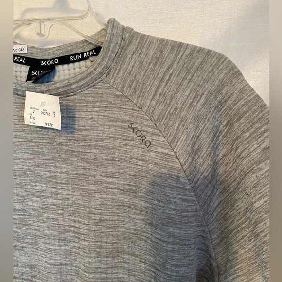 NWT Skora Qwick-Dry Run Real Long  Sleeve Shirt Adult Med Grey - Picture 5 of 14
